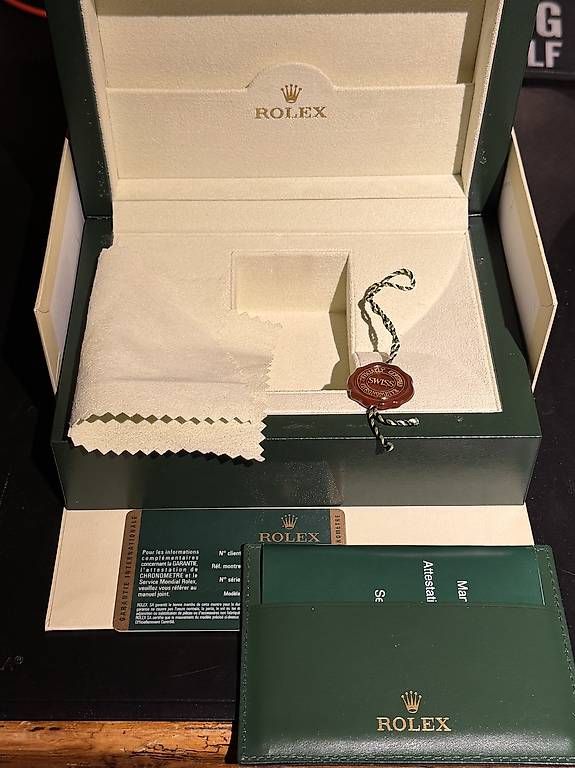 Rolex Scatole porta orologi: Full Set Cofanetto Originale ROLEX – Nuovo e nell'imballaggio originale da Cadempino venduto da bru_h28g
