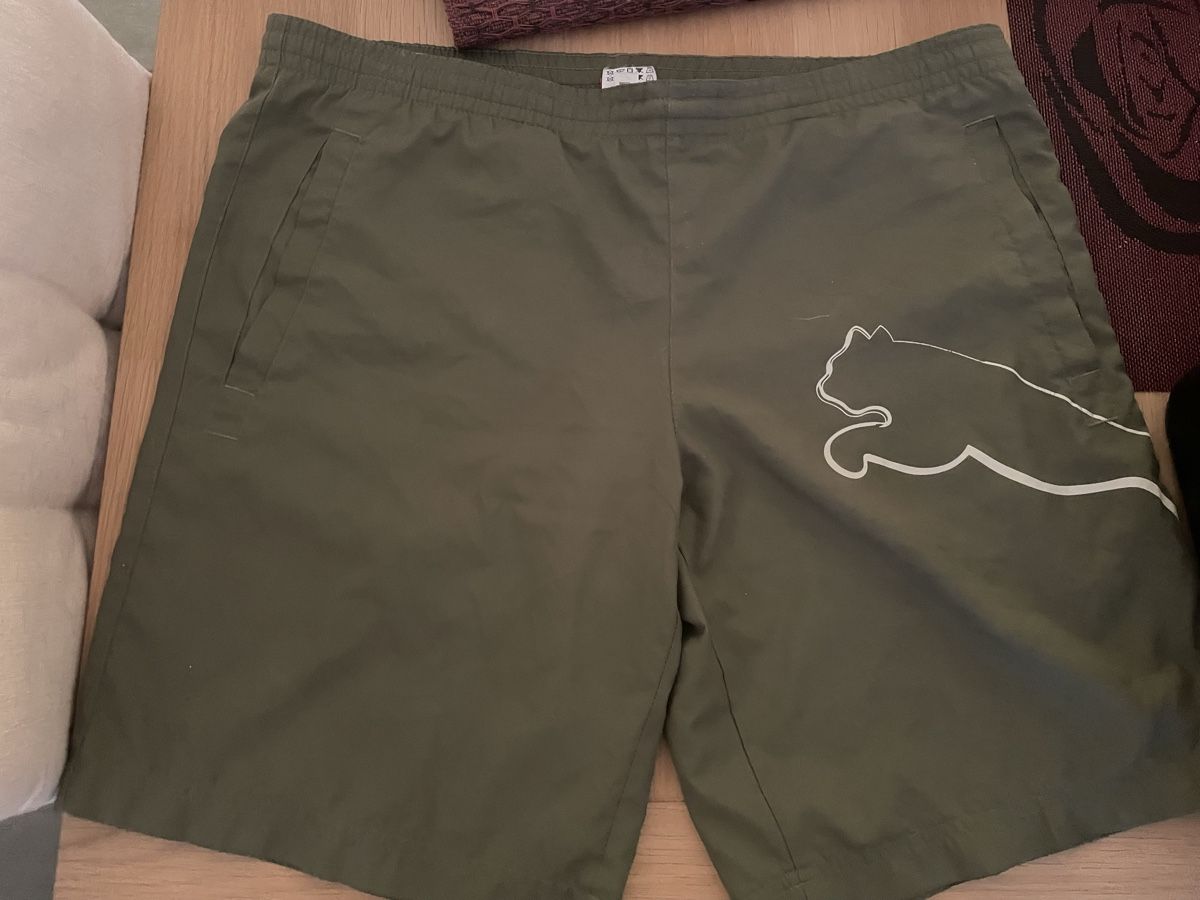 Puma Pantaloni: Kurze Hose Puma – Usato da Aarau Rohr venduto da keedom 1