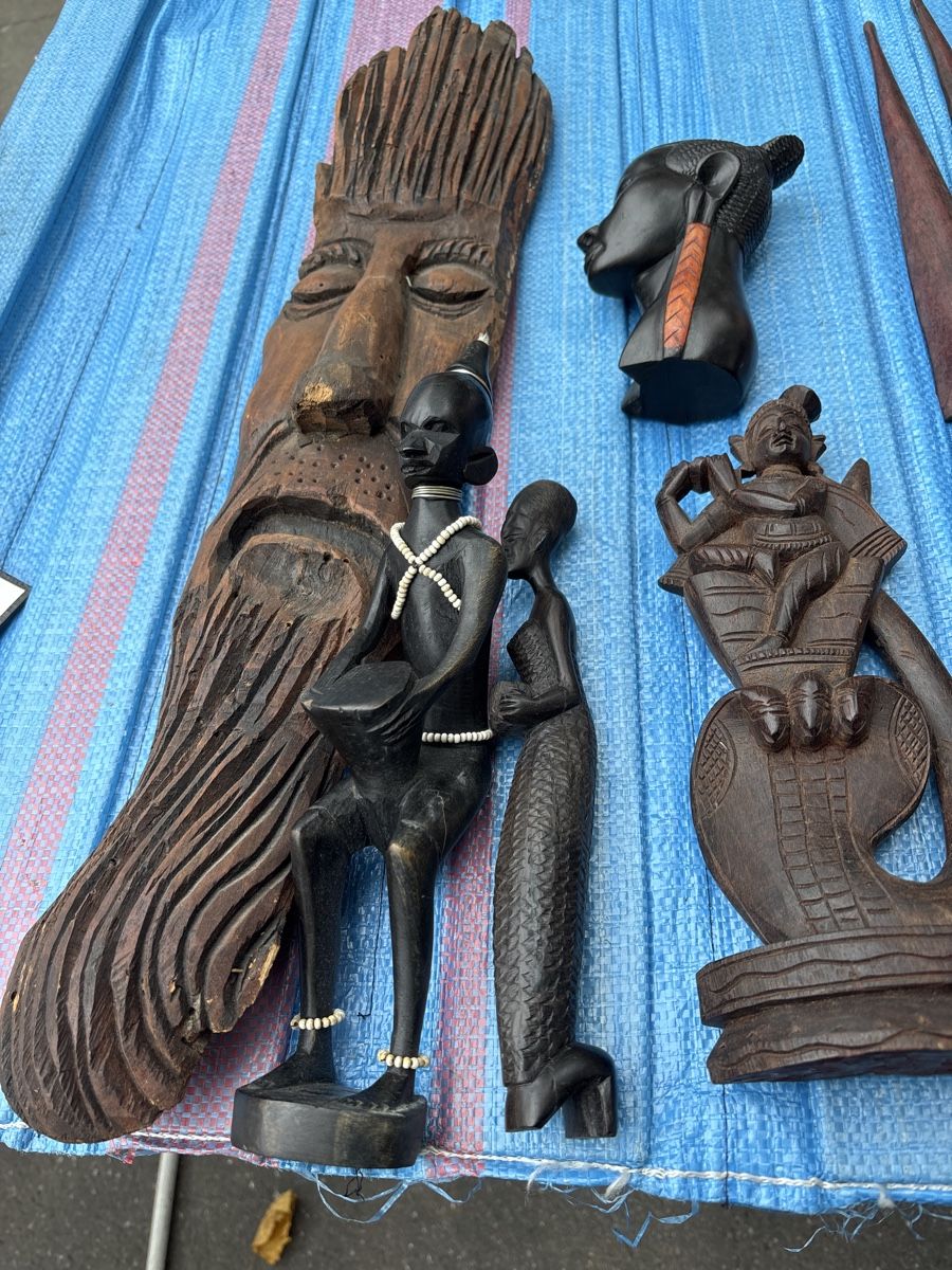 Statuette: 7 Afrikanische Kunstwerke Holz – Usato da Kriens venduto da Wundertuete17 3