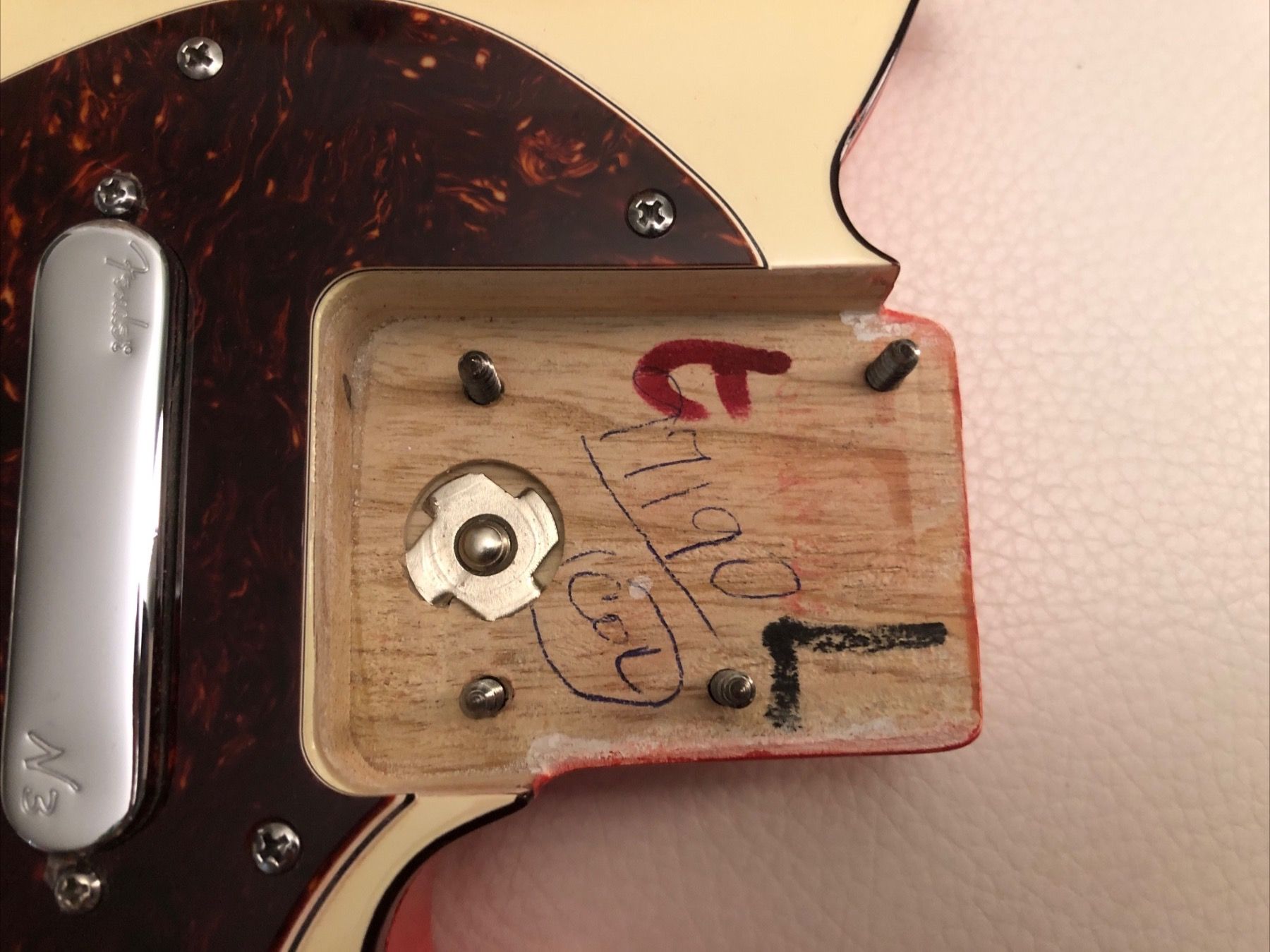 Fender Musikinstrumente: Fender Telecaster American Deluxe Thinline 2013 body – Gebraucht aus Sugiez von  2