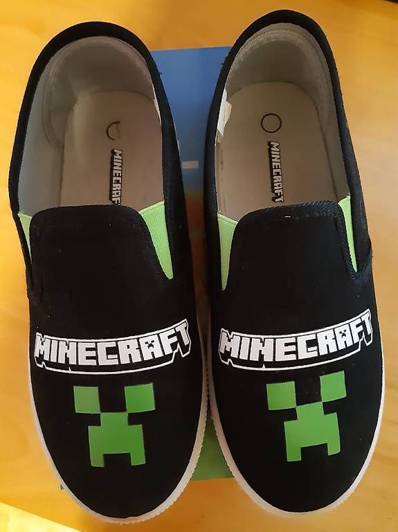 Chaussures garçon: Finken / Hausschuhe Minecraft Gr  35   – D'occasion à Schwarzenburg par HelenaAndrina