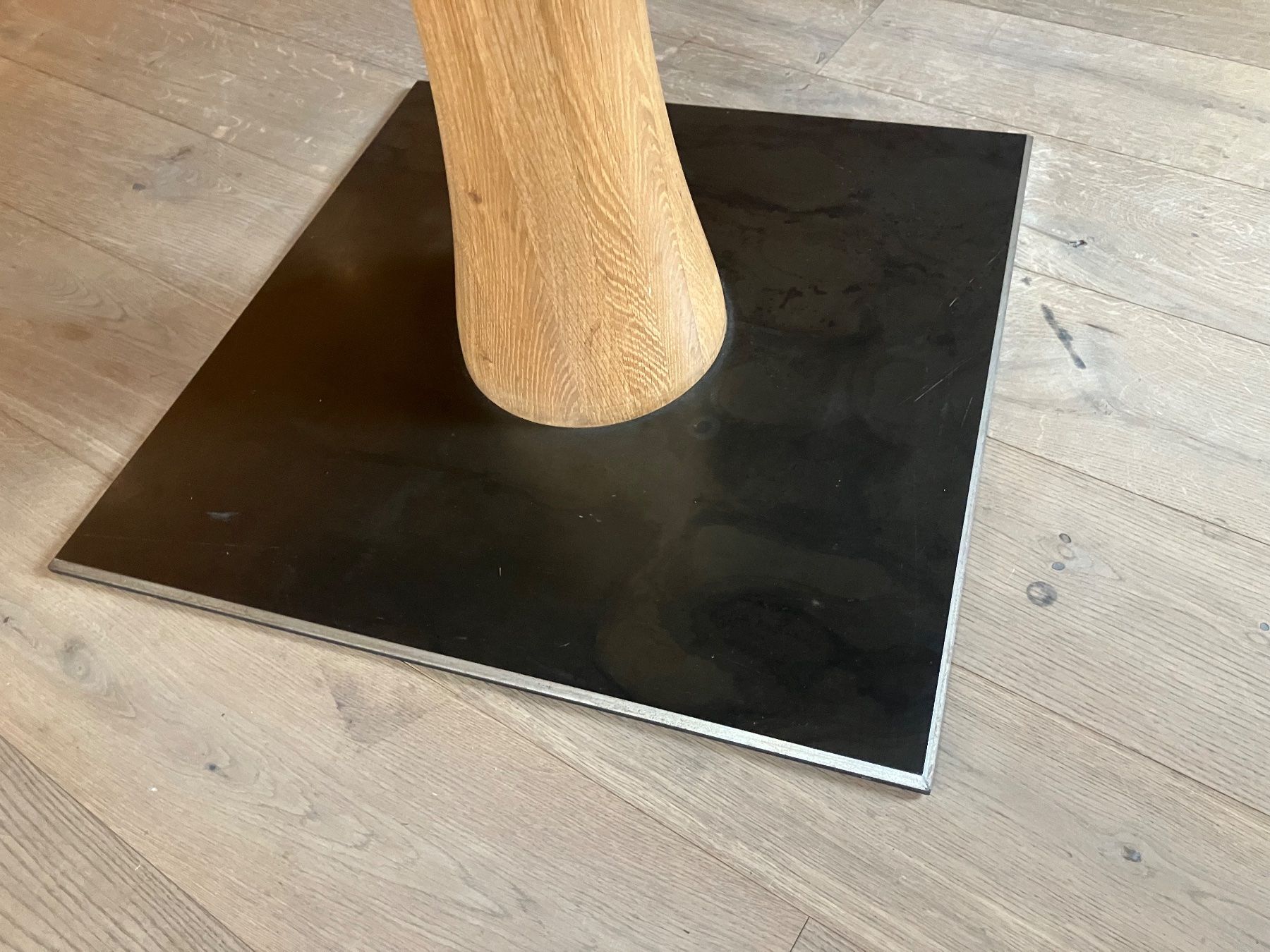 Tische: Massiver Eichentisch, rund, 130cm, Einzelanfertigung! – Gebraucht aus Bauma von Mad64 4