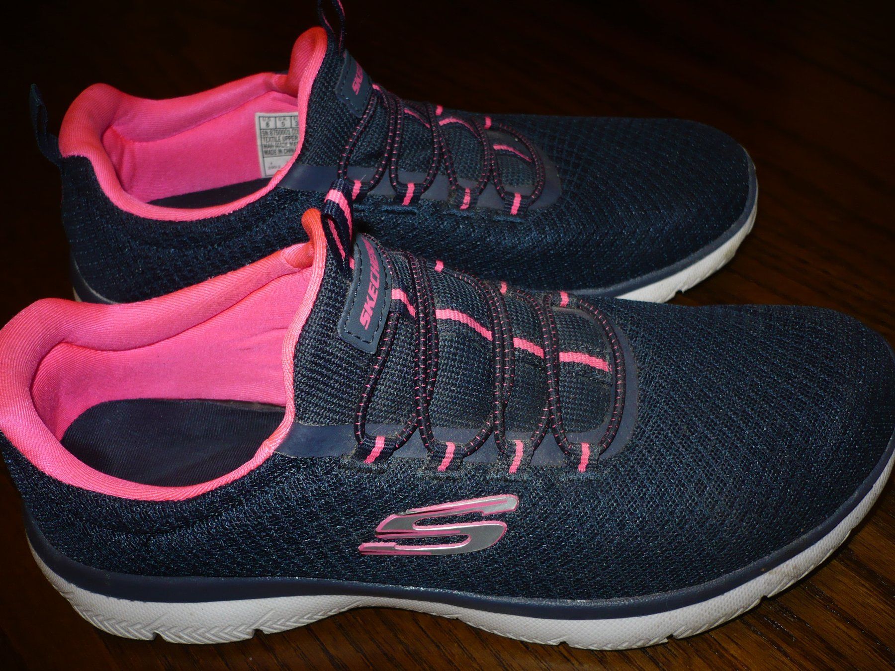 Skechers Chaussures femmes: SKECHERS Sneaker Gr. 38 – D'occasion à Merzligen par Marthe22 4