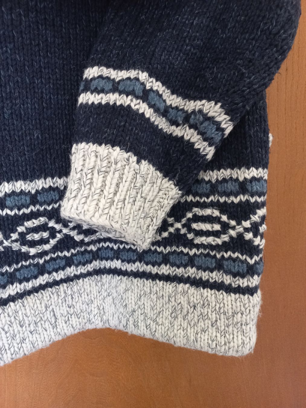 Giacche: Strickjacke mit Kapuze Norweger Strickpullover Island Gr. L – Usato da Basel venduto da Shena02 2