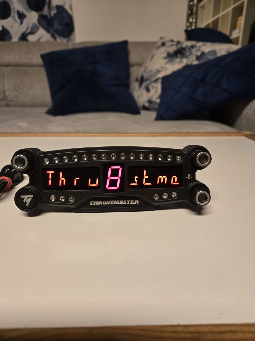 Thrustmaster Controller: Thrustmaster BT Led display pour Volant PlayStation – Usato da Poliez-le-Grand venduto da Lea_2wl5 5
