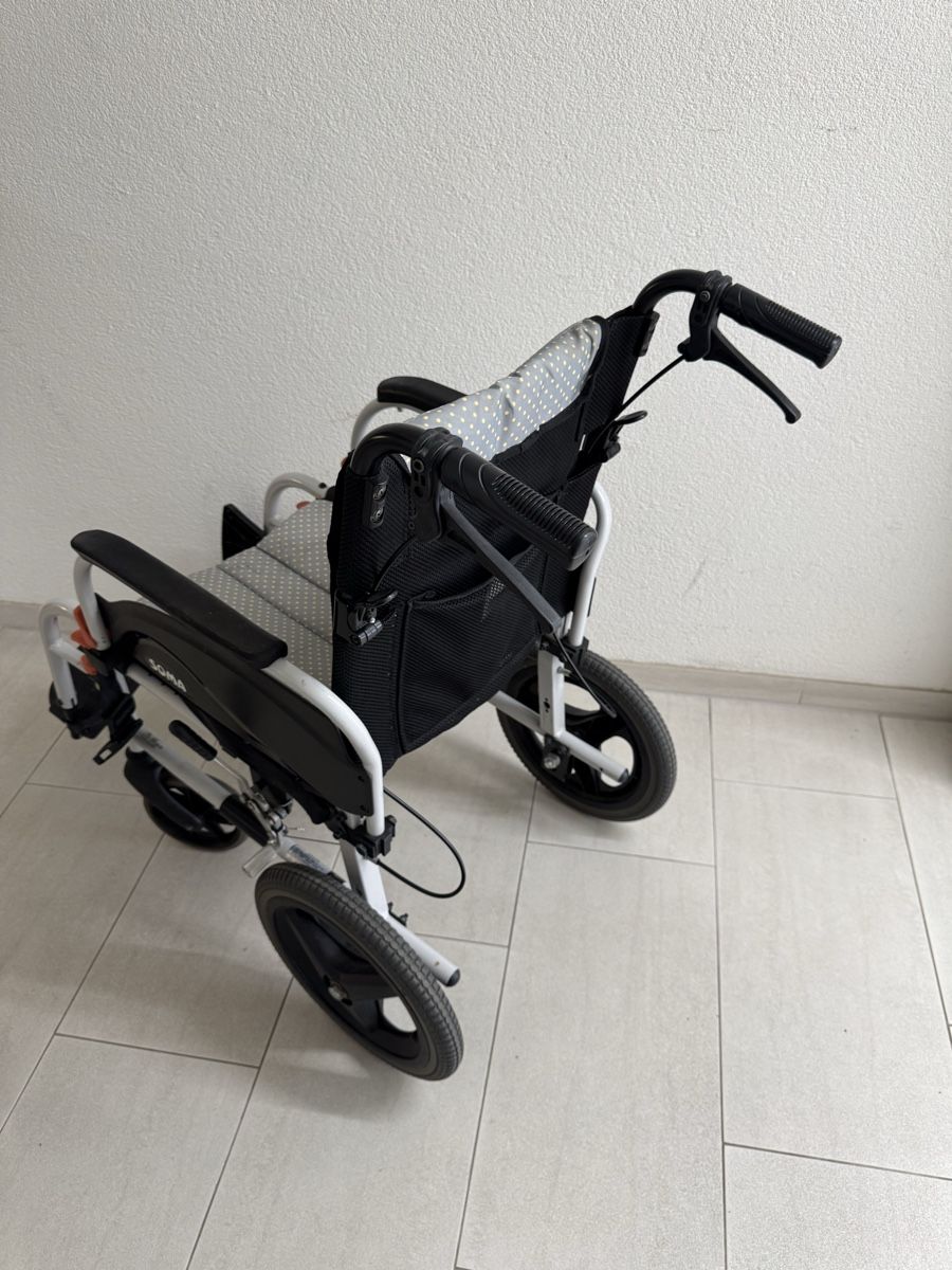 Sedie a rotelle: Rollstuhl SOMA leicht gebraucht Sitzbreite 40cm – Usato da Birsfelden venduto da inf_l2yy 1