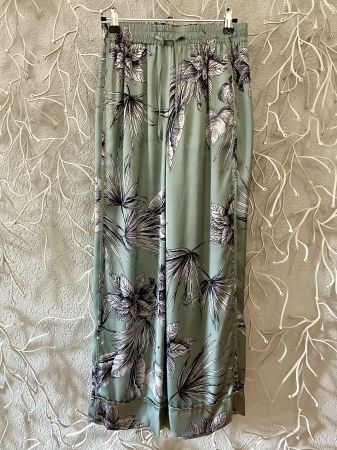 Leichte Marlene-Hose mit floralem Print