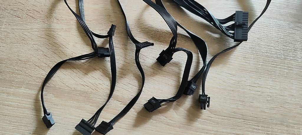 Componenti elettronici: TFDP TF800 800W ATX Netzteil – Usato da Rickenbach Sulz venduto da nna81 4