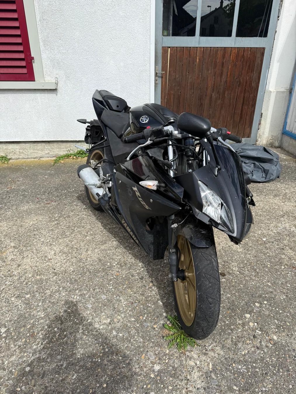 Yamaha Strada: Motorrad Yamaha YZF R125 – Difettoso da Dättlikon venduto da vazqui 3