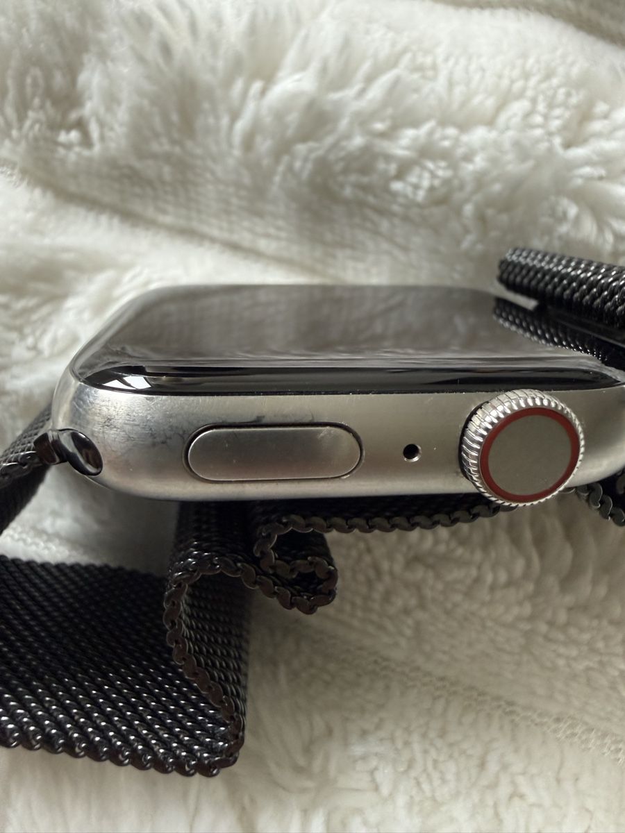 Apple Smartwatch: Apple Watch Series 5 44mm Titanium Cellular + 3 bracelets – Usato da Genève venduto da Moudik 6