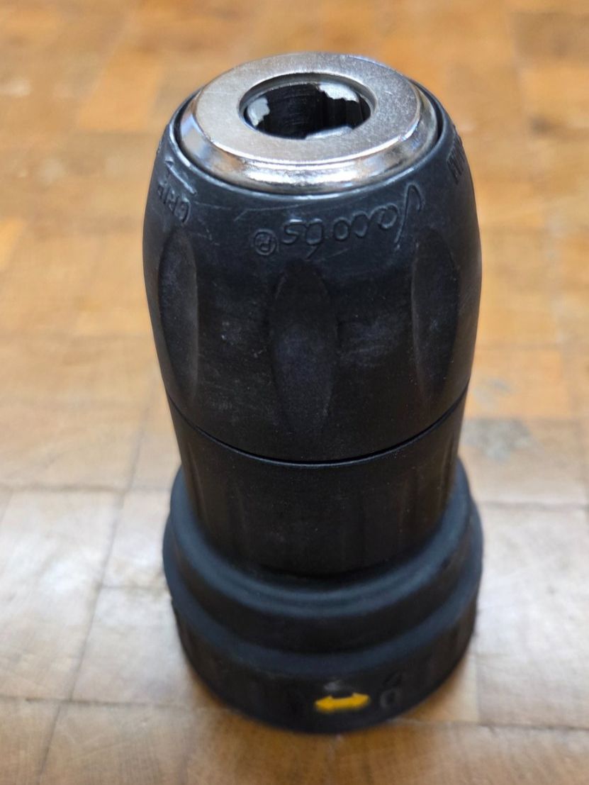 Dewalt Bohrmaschinen: DeWalt Bohrhammer mit Zusatz-Bohrfutter – Gebraucht aus Sigriswil von Ahorn58 2