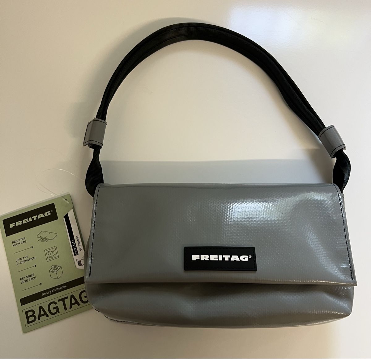 Freitag Borse da donna: FREITAG F171 LAURA IN GREY – Nuovo e nell'imballaggio originale da Wetzikon ZH venduto da Nakari11
