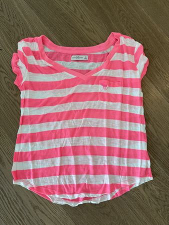 A&F gestreiftes T-Shirt, Grösse M, NEU