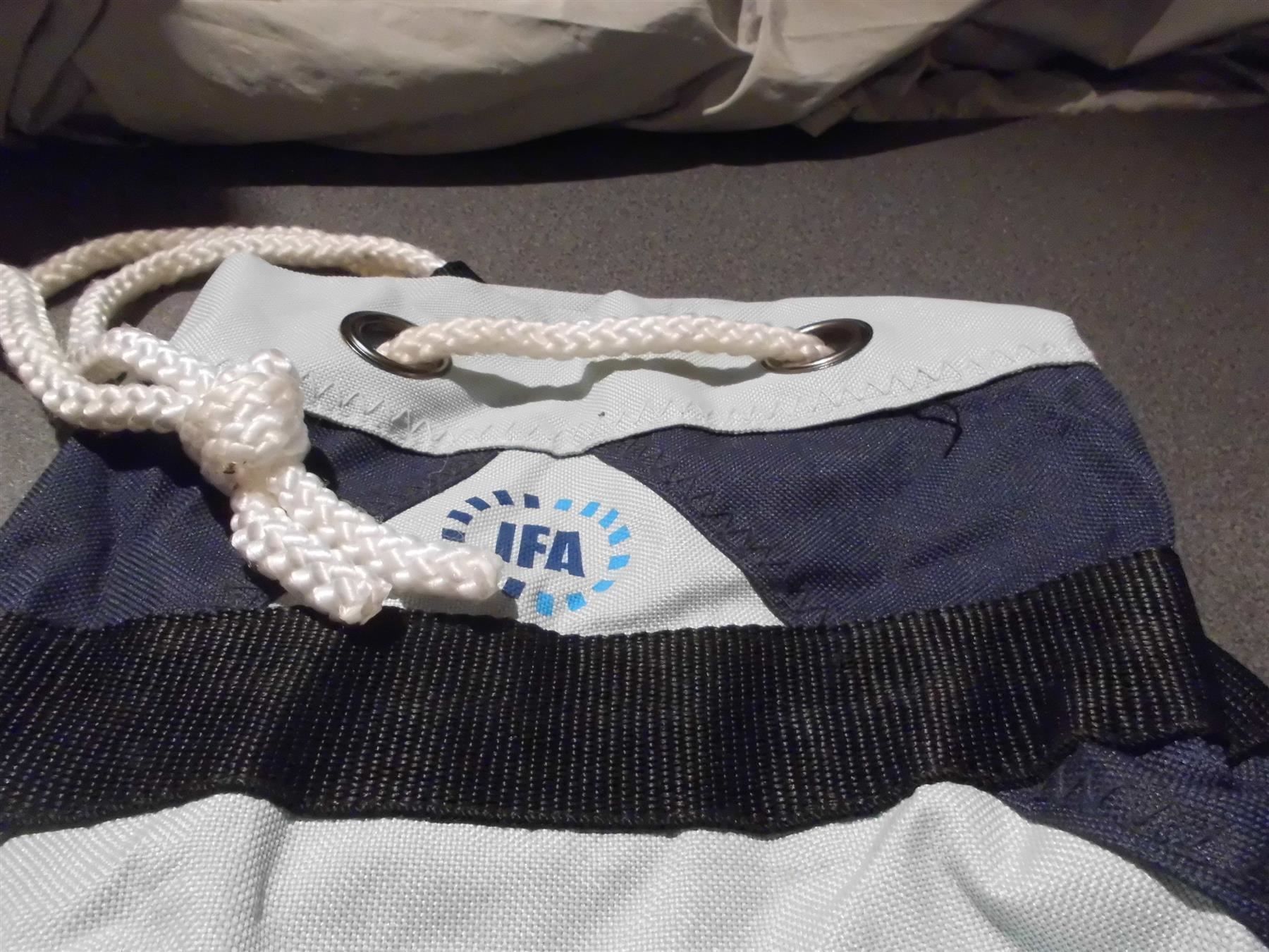 Rucksäcke: Rucksack, IFA, Cannes 2007, hell-dunkelb – Gebraucht aus Zürich von abraxas1291 1