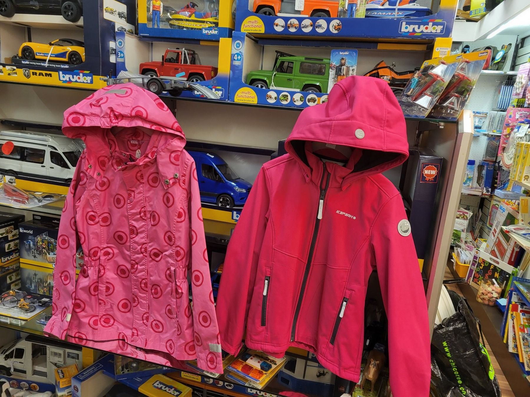Icepeak Jacken & Mäntel: Softshelljacke ICE peak und Windjacke gr 140 R – Gebraucht aus Schwarzenburg von Flamingo07
