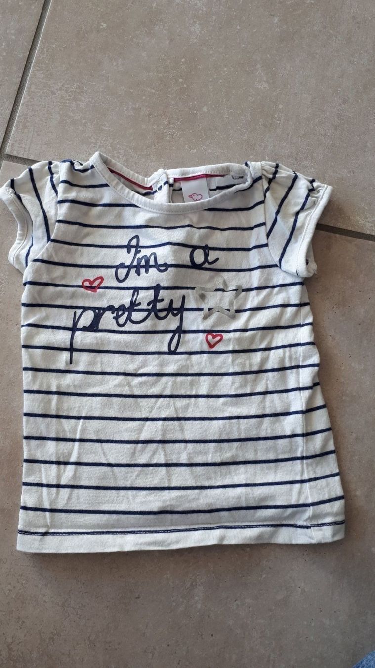 Blusen, T-Shirts & Tops: T shirt pour bébé taille 74 – Gebraucht aus Le Noirmont von Guiguiguette