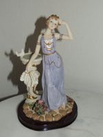 SCHÖNE SKULPTUR DAME "EMPIRE" AUF HOLZSOCKEL 30 CM