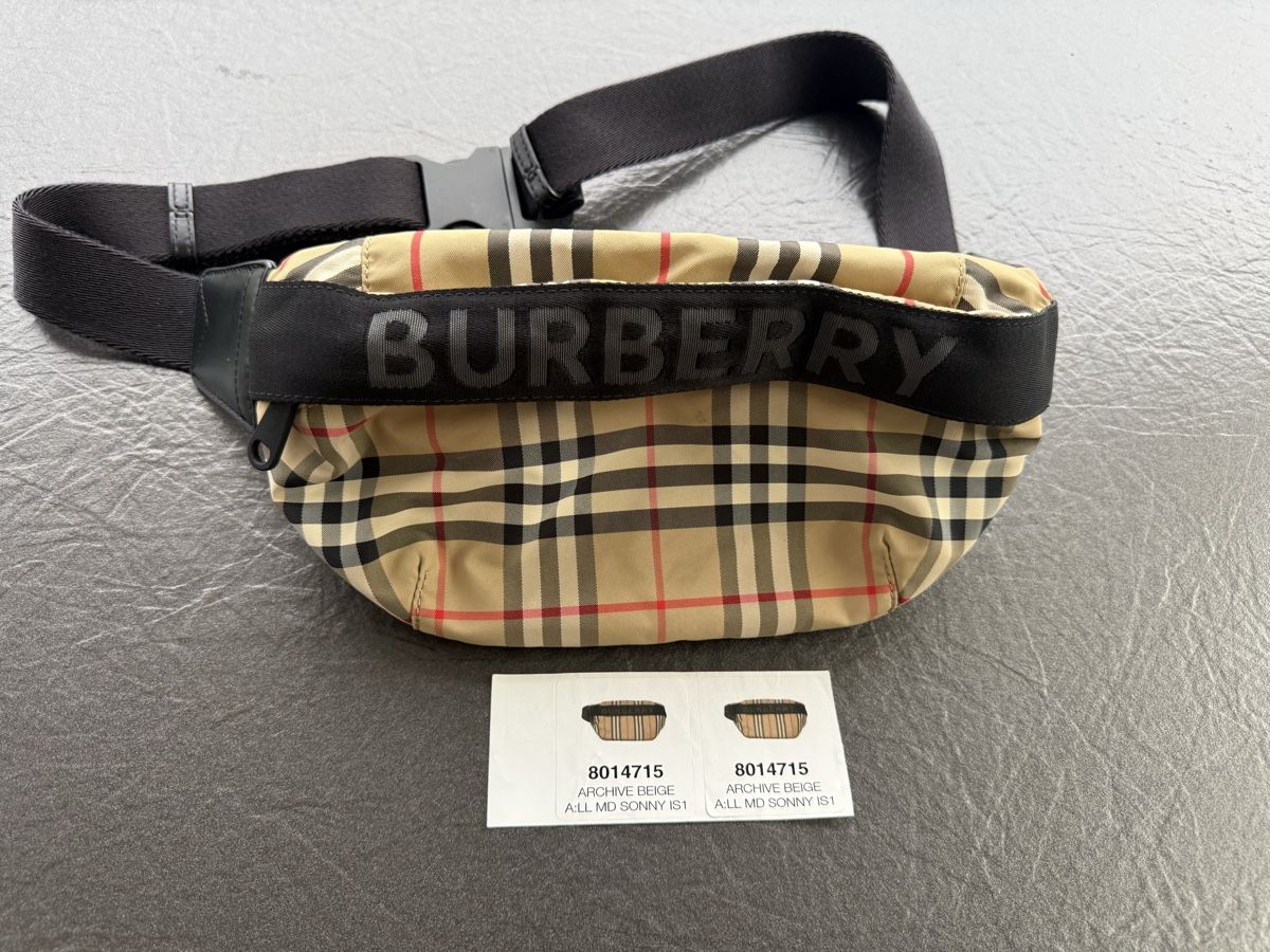 Burberry Taschen für Damen: Burberry Bauchtasche wie Neu – Gebraucht aus Lommis von loqi