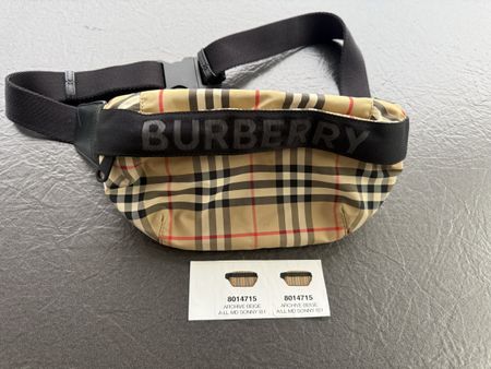 Burberry Bauchtasche wie Neu