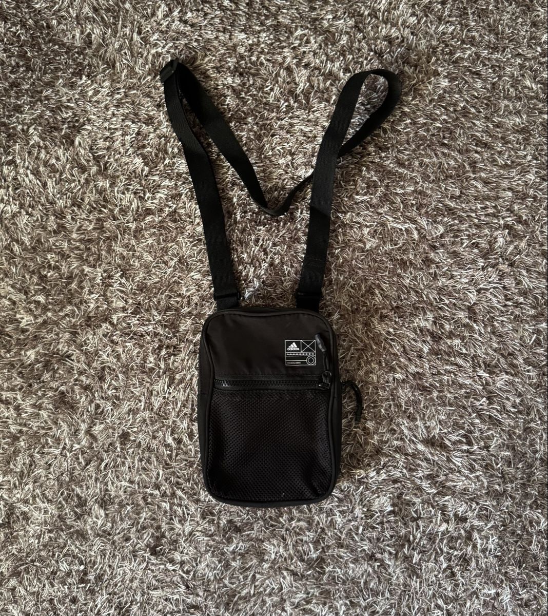 Adidas Taschen: Adidas Tasche – Neu (gemäss Beschreibung) aus Berikon von sam_5zxf
