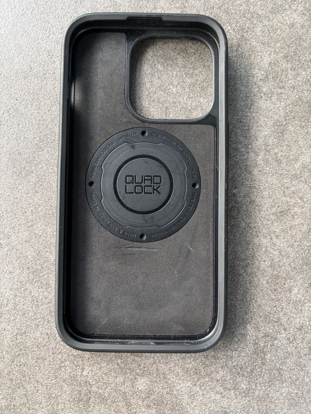 Quad Lock Halterungen: Quad Lock Case für iPhone 14 PRO – Gebraucht aus Riggisberg von Luno