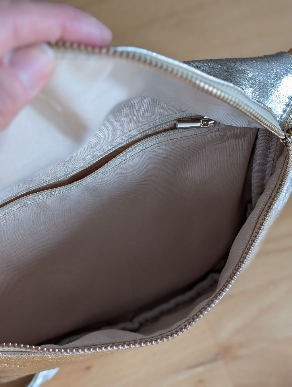 Borse da donna: Coole goldene Bauchtasche – Nuovo (secondo la descrizione) da Nussbaumen AG venduto da anne.cozy 2