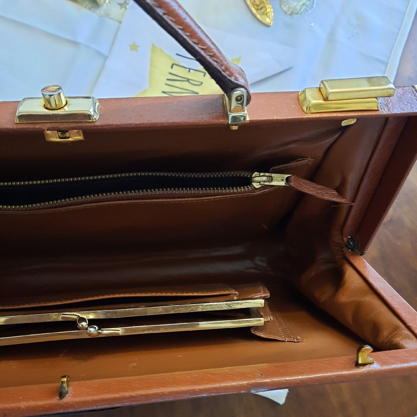 Borse da donna: SCHÖNE VINTAGE LEDERTASCHE. – Usato da Hinwil venduto da Wuschi40 6