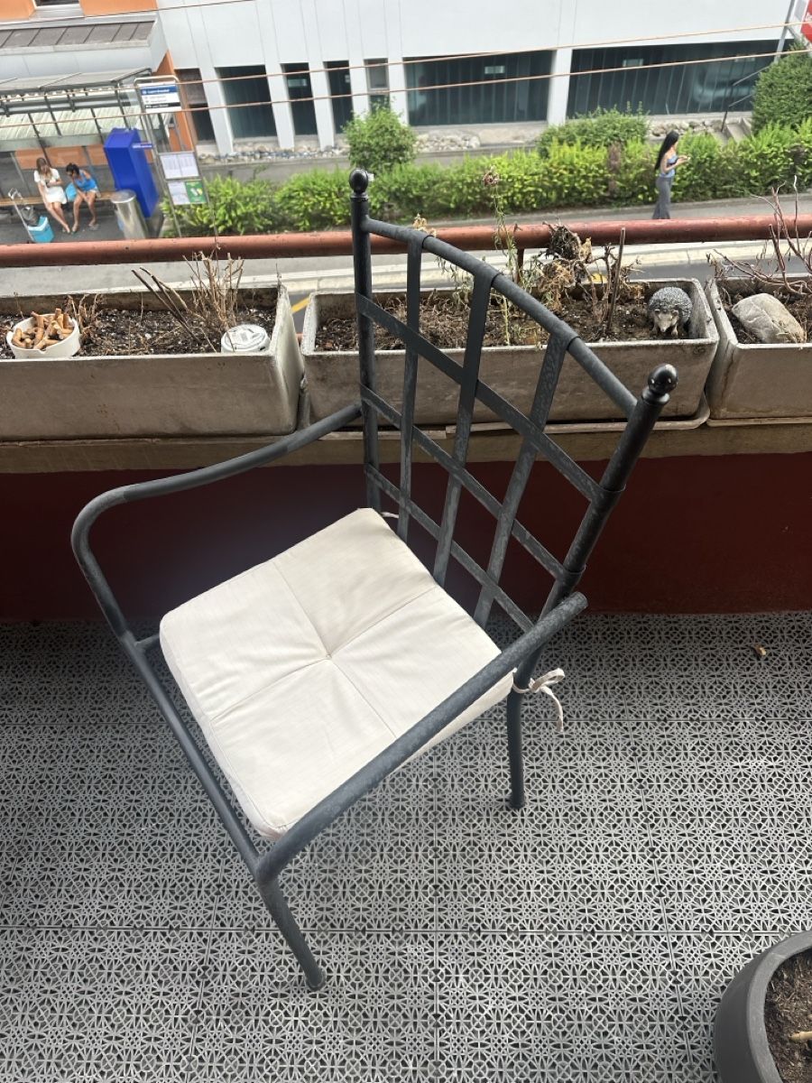 Sedie: 2 Gartenstühle Metall mit Sitzpolster gebraucht – Usato da Luzern venduto da NunoFernandes