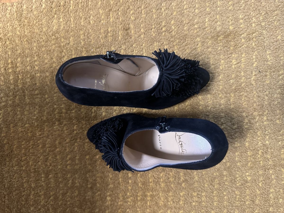 Christian Louboutin Scarpe da donna: Bottines Louboutin noires daim 38 – Usato da Versoix venduto da sar_7chh 1