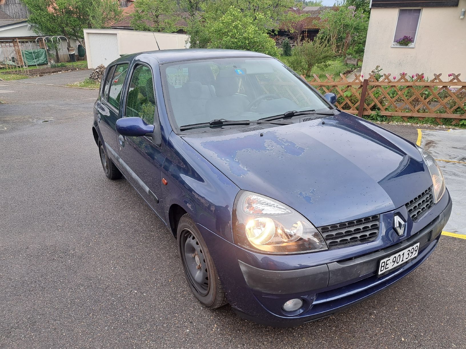 Renault Automobili: Renault Clio II 1.2, 16V – Usato da Tavannes venduto da saca70