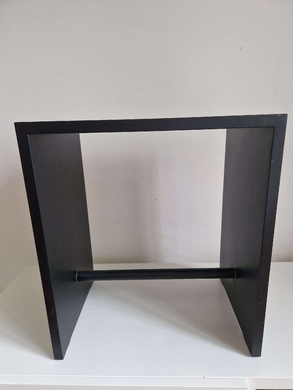 Zanotta Hocker: Max Bill Hocker in schwarz – Gebraucht aus Jona von obm_wz65