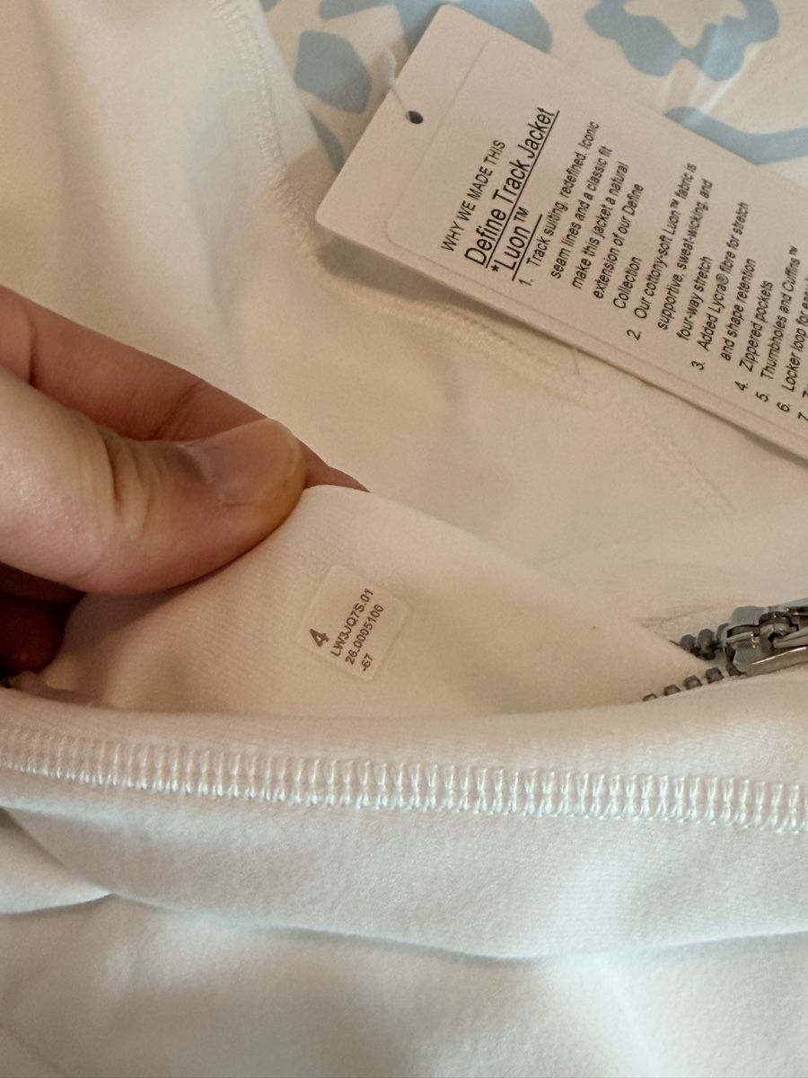 Lululemon Vestes: NEW BNWT lululemon Define Track Jacket Luon -size4 – Neuf (Voir description) à Regensdorf par Let-me-win-please 3