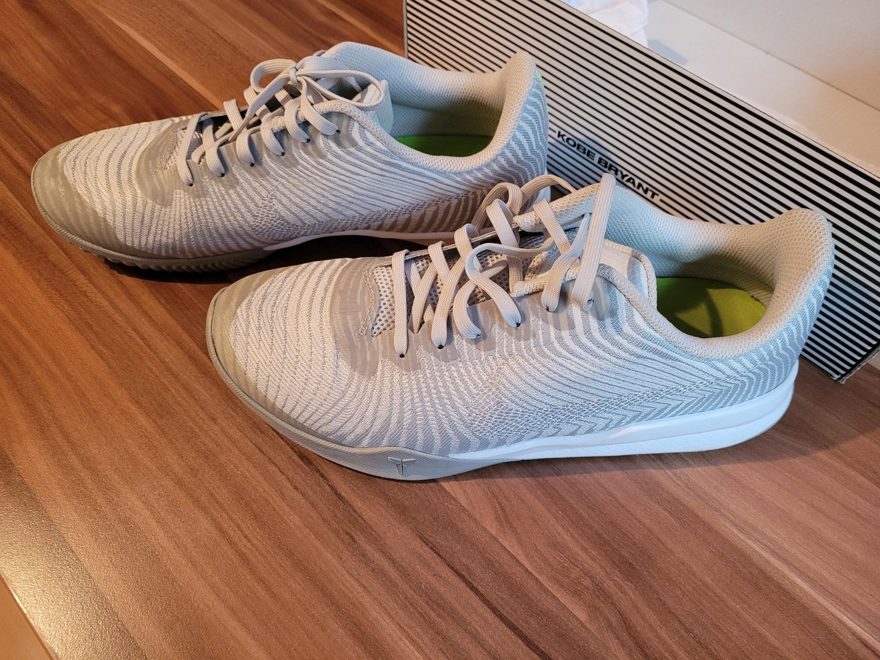 Scarpe da uomo: Kobe Bryant Mentality II - Grösse 42.5 – Nuovo (secondo la descrizione) da Beinwil (Freiamt) venduto da Tourigny 1
