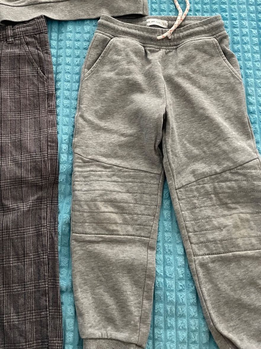 Ensembles coordonnés: Joggers Gr. 116 – D'occasion à Bern par kho_s6j8