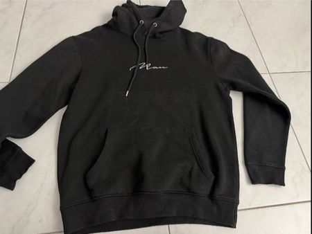 Schwarzer Hoodie "Man" - Top Zustand! Grösse M.