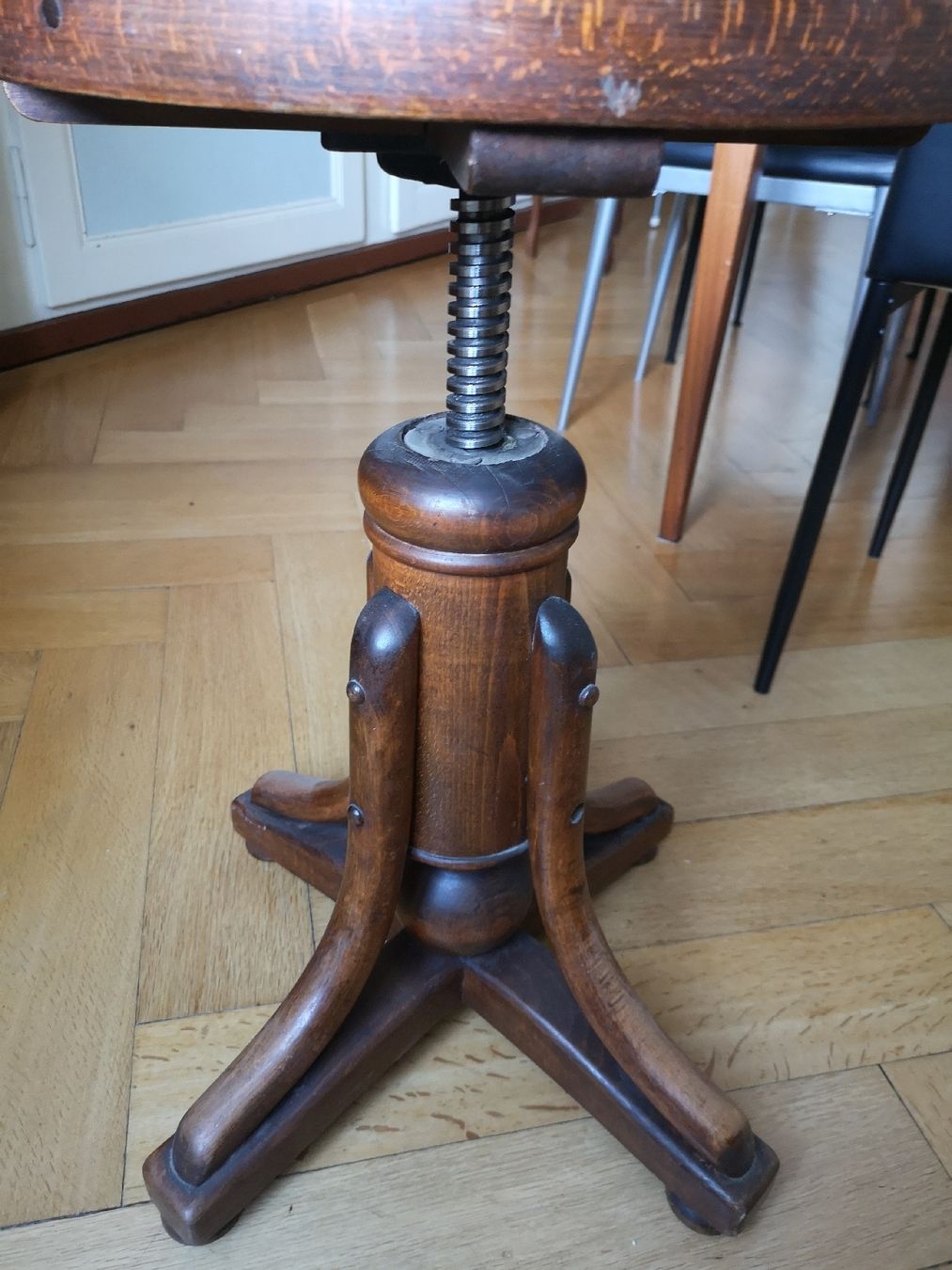 Sgabelli: tabouret de piano – Usato da Neuchatel venduto da sckkj 1