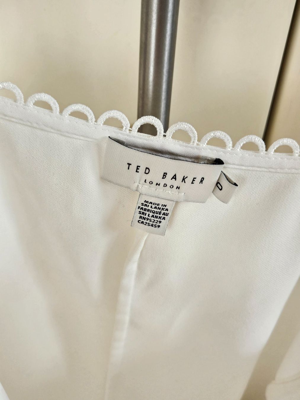 Top: Ted Baker Top – Nuovo (secondo la descrizione) da Bronschhofen venduto da weefs 3