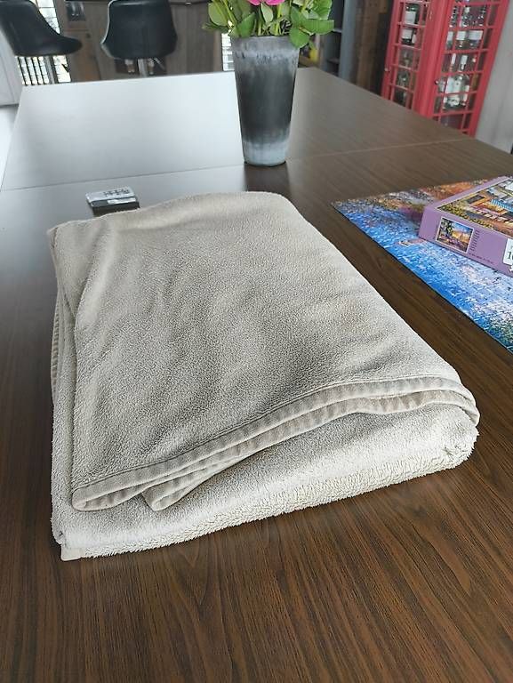 Coperte: Beige Flauschdecke ca. 145x195cm – Usato da Nänikon venduto da Manta87