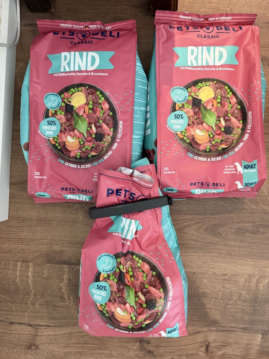 Mangimi: 2,5 Säcke voll Hunde Trockenfutter  – Nuovo e nell'imballaggio originale da Gontenschwil venduto da Yoyo7555