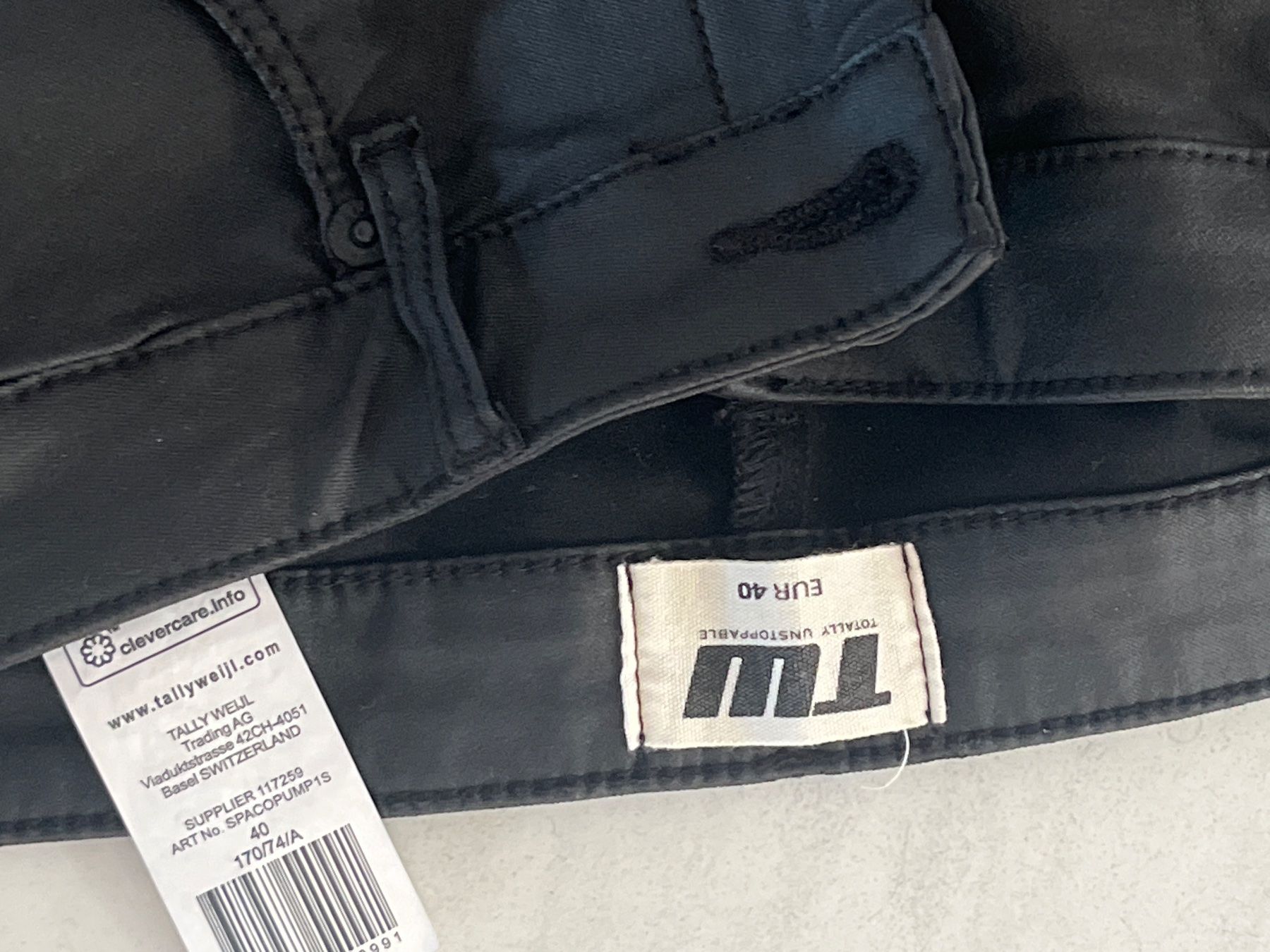 Jeans: Jeans Schwarz Gr. Ca M ... – Usato da Chiasso venduto da AzenYa 1