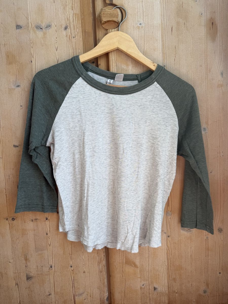 H&M Tops: Lightweight Baseball Tee – Gebraucht aus Zürich von Eb_