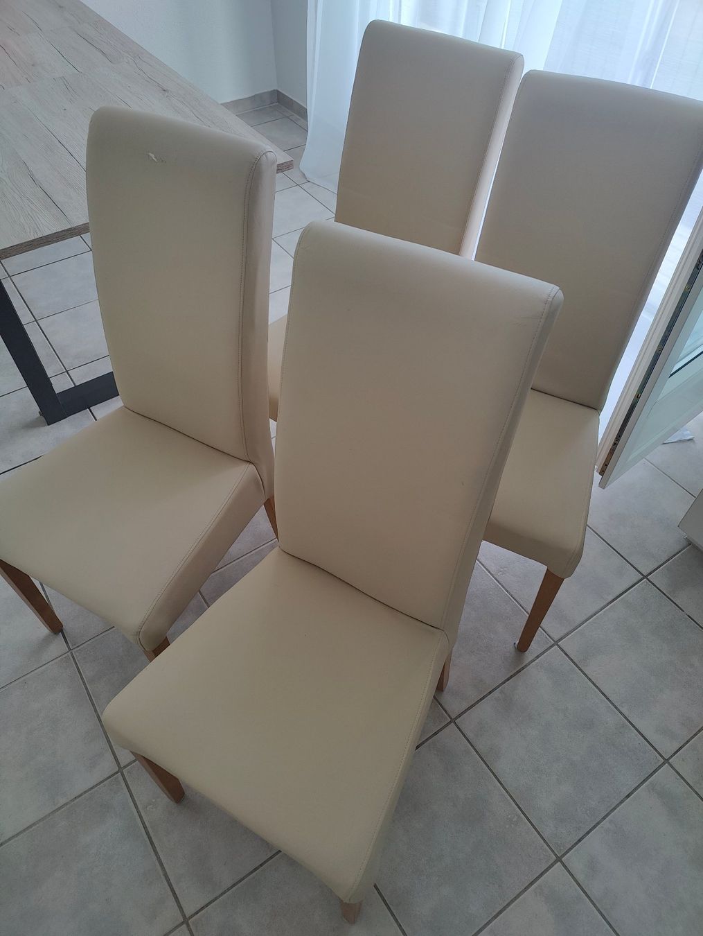 Conforama Sedie: 4 Stühle – Usato da Jona venduto da Curtis90
