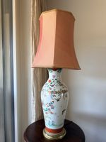 Porzellan Tischlampe mit Messing 91cm Selling due to move