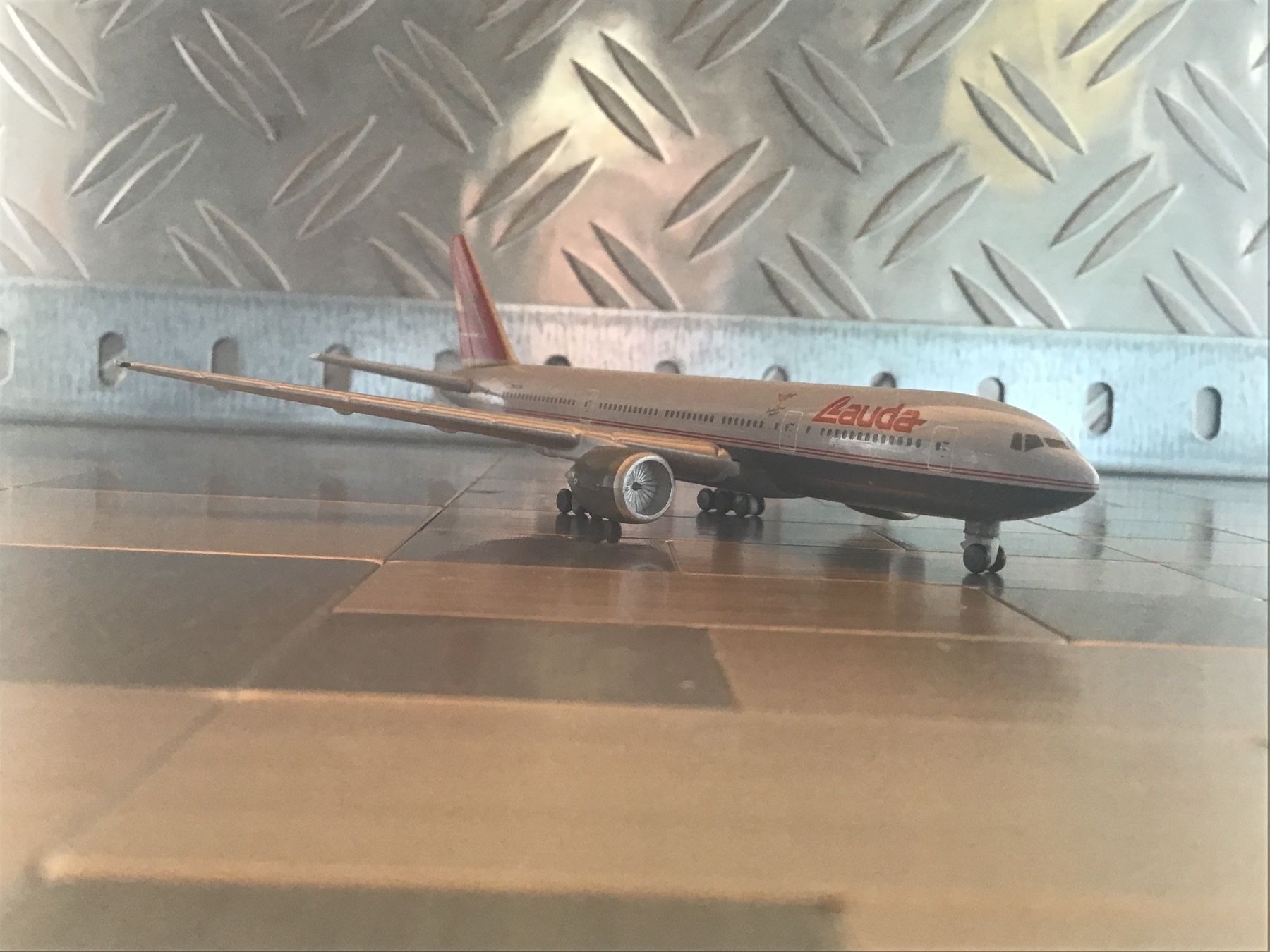 Herpa Kit di modellismo & Modellini statici: HERPA BOEING 777-200IGW – Usato da Männedorf venduto da Spezial-Modelle 1