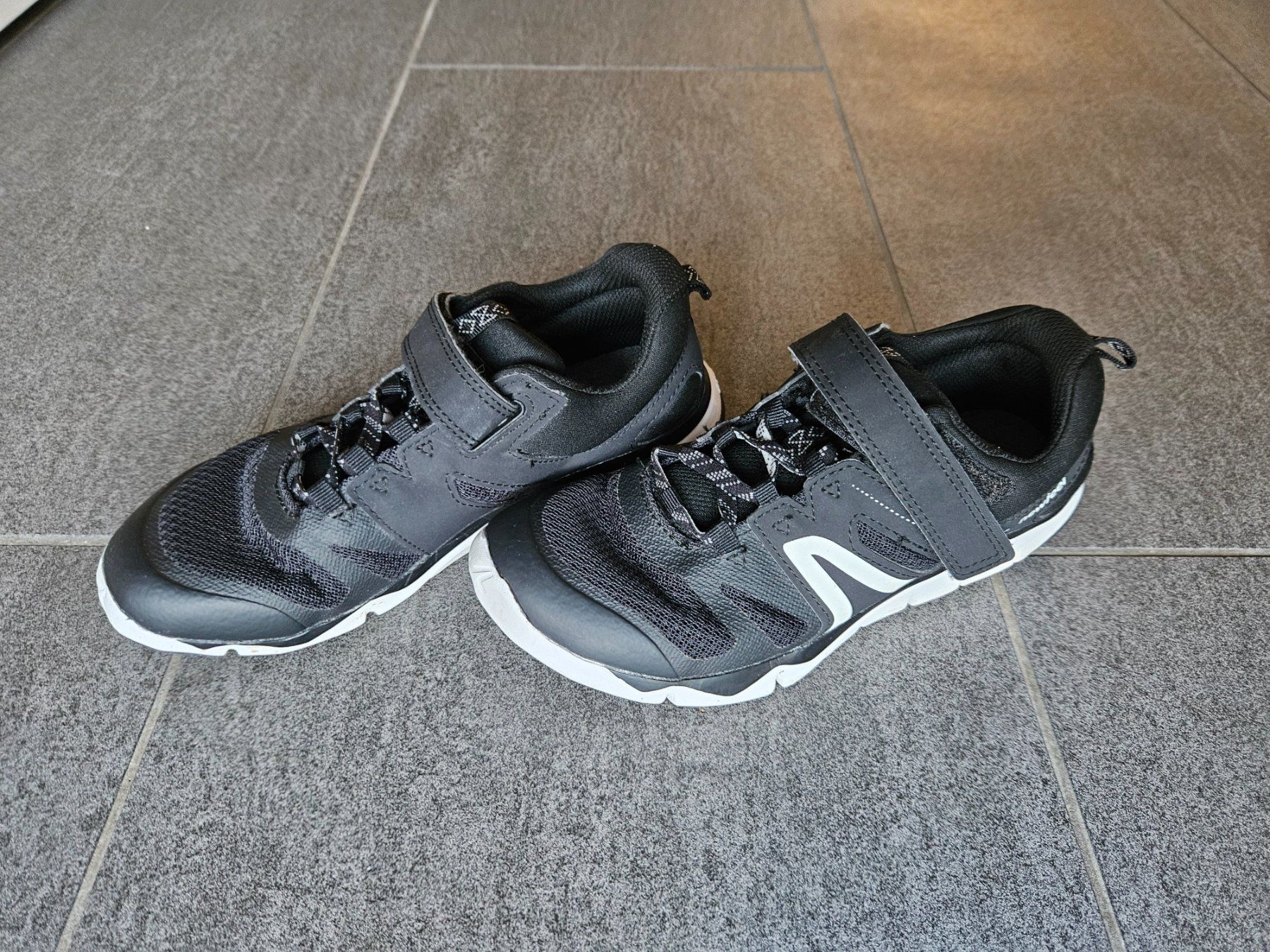 Schuhe für Mädchen: Schuhpaket 3 Paar, Grösse 33/34 – Gebraucht aus Winterthur von Dage01 4