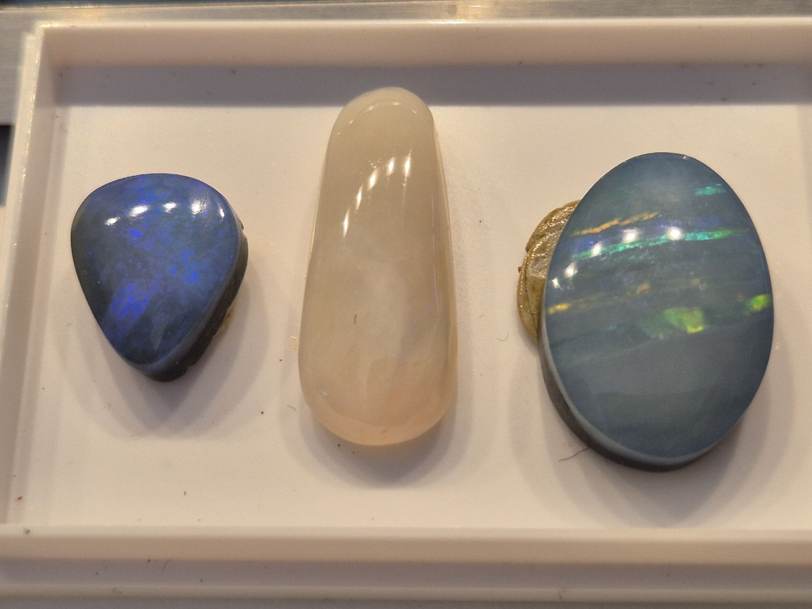 Edelsteine: Opal Boulder oval blau Mineral Australien  – Neu (gemäss Beschreibung) aus Russikon von eunicetungol 1