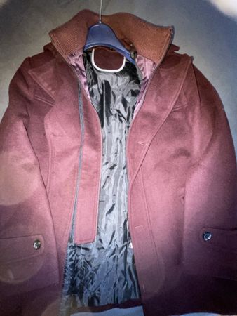 Süsse kurze Jacke dunkelrot Grösse L, top Zustand CHF 25