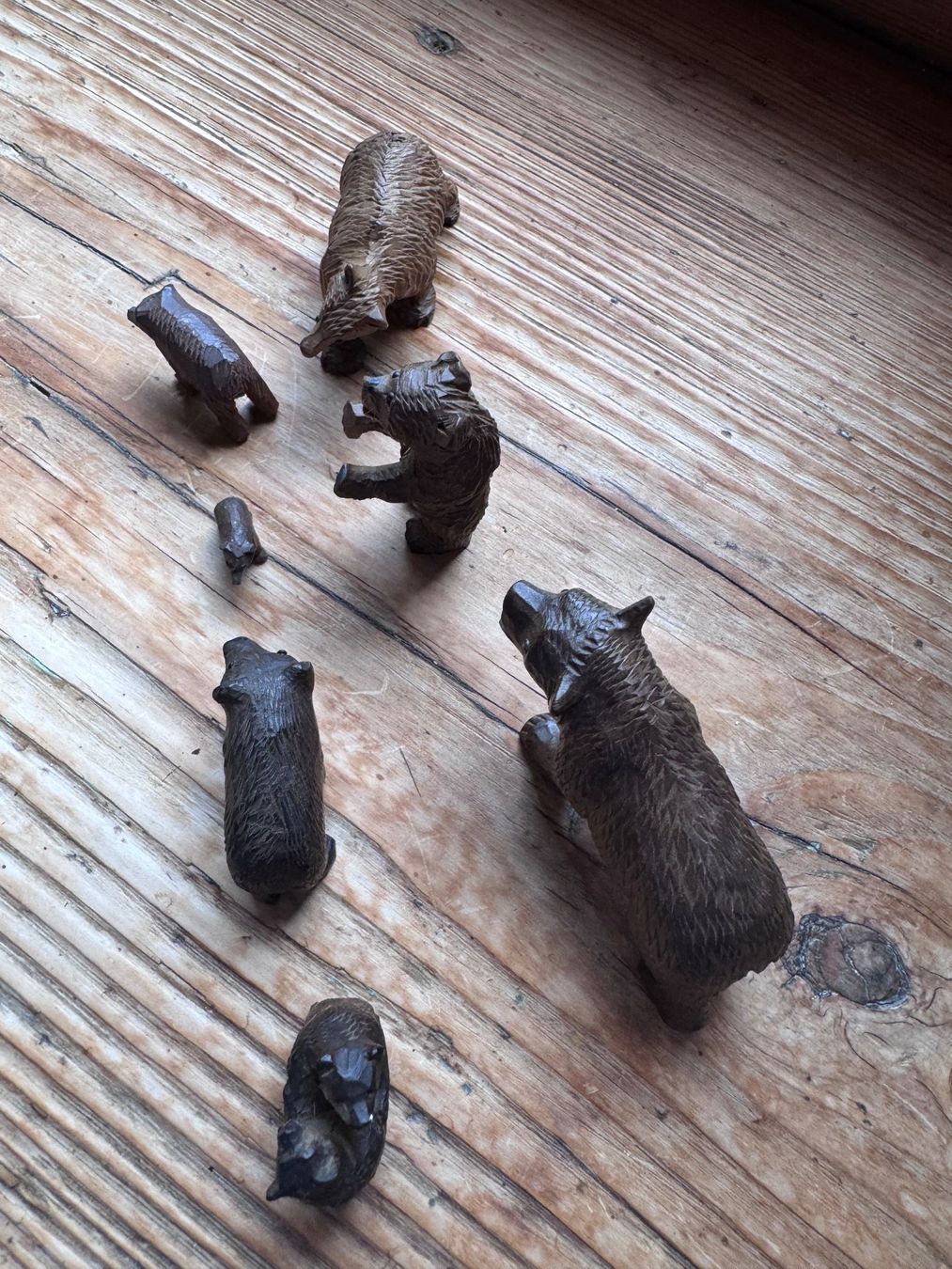 Sculture & Statue: Brienzer Schnitzerei 7x Bärenfiguren – Usato da Glovelier venduto da deepfunk 3