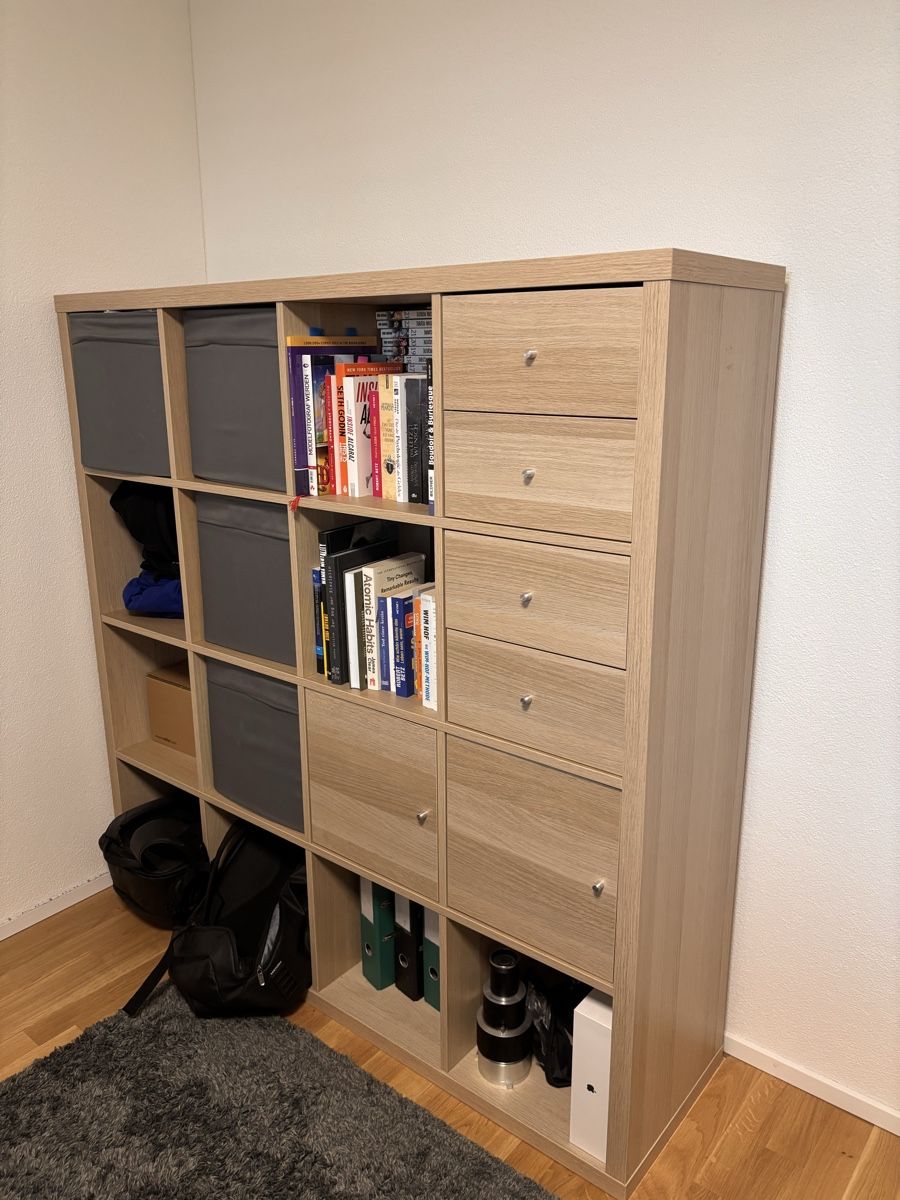 Ikea Scaffali: Kallax Eicheneff 147x147cm – Usato da Oensingen venduto da Jamie21399