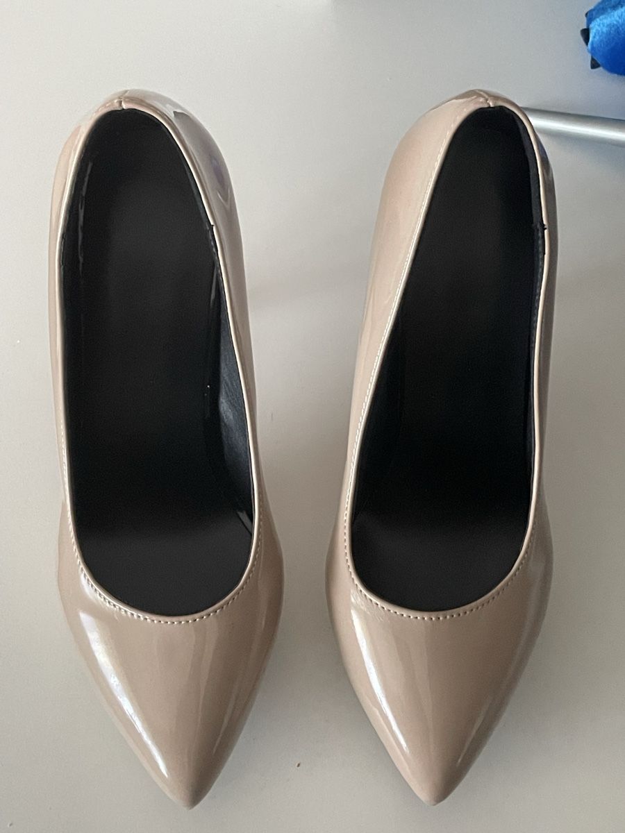 Damenschuhe: Schuhe – Neu (gemäss Beschreibung) aus Gossau ZH von Lavinia07